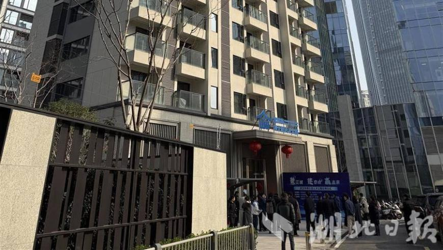 澳门码精选免费资料网站,加拿大华人遇暴雪患“铲后抑郁”,国产化作答解释落实_投资版V3.37